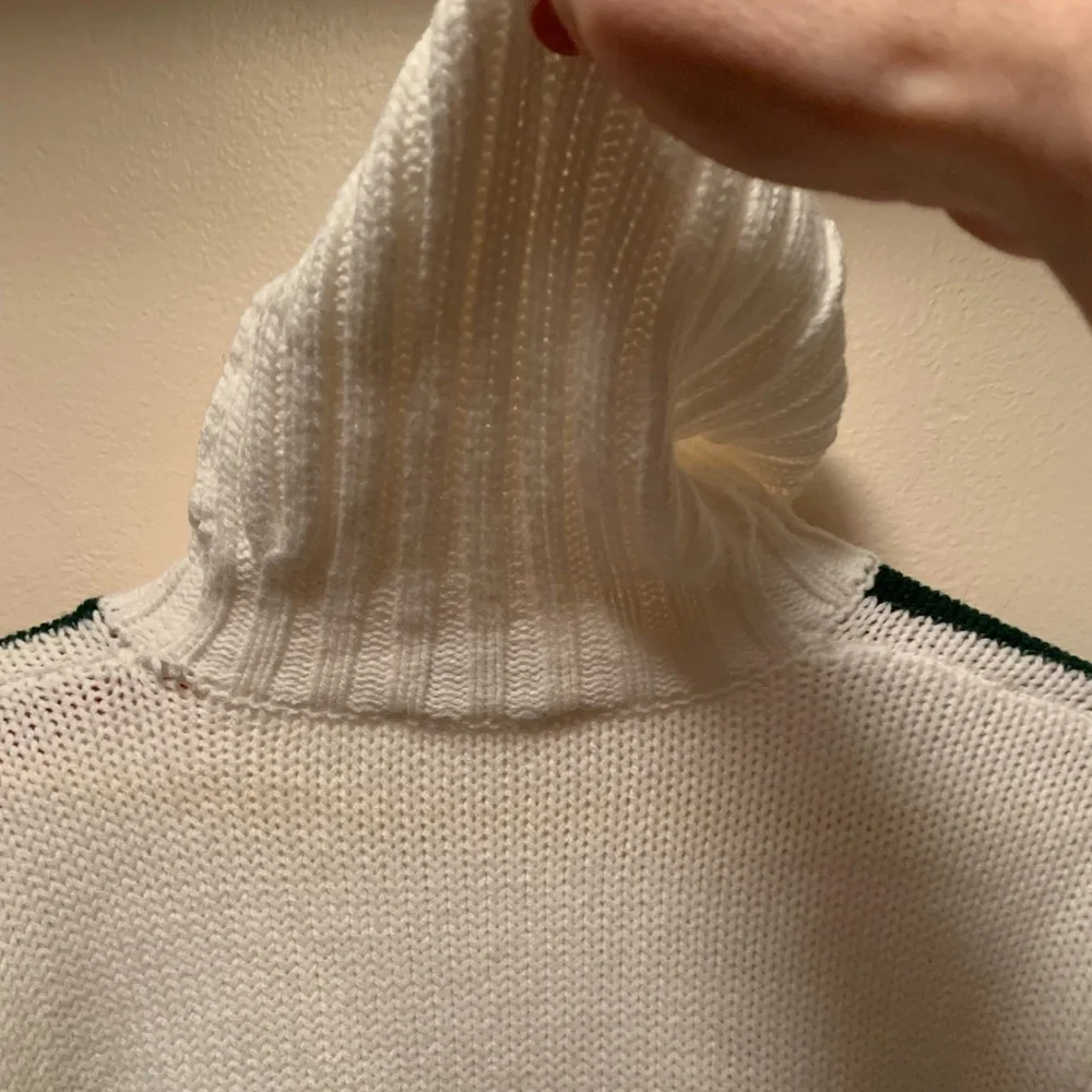 NWT Ellsworth & Ivey LYC White Cropped Sweater with Red and Green Stripes - Picture 6 of 6